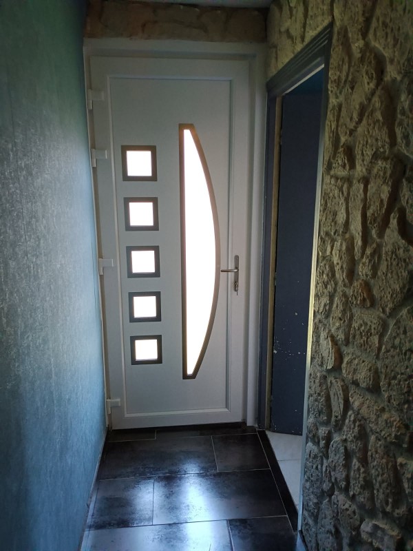 Porte d’entrée PVC blanche 1828 vitrée